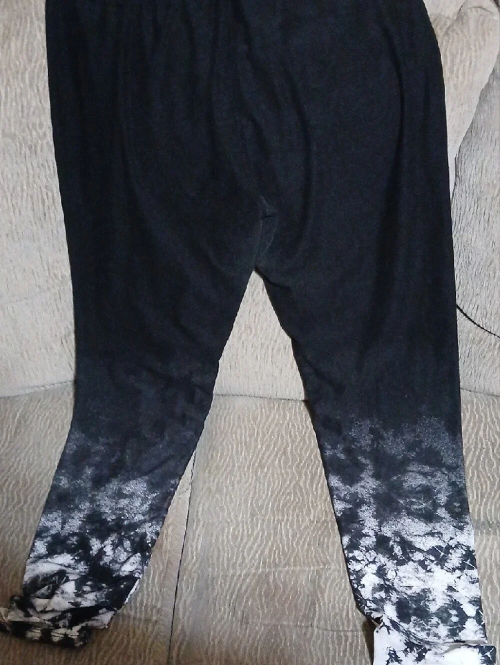 LuLaRoe Black Leggings with White-Gray Marbled Dip And A Polka Dot Geometric TC